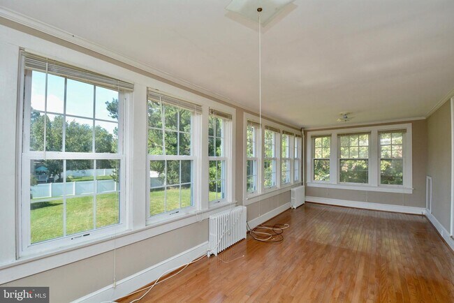Building Photo - 8609 Oxon Hill Rd