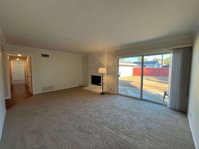 Building Photo - MOVE IN READY 3+2 home in Northridge w/RV access, appliances included + central HVAC!