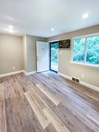 Building Photo - 114 McLaughlin Rd