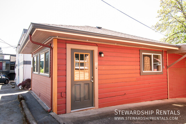 Building Photo - 1841 Kincaid St