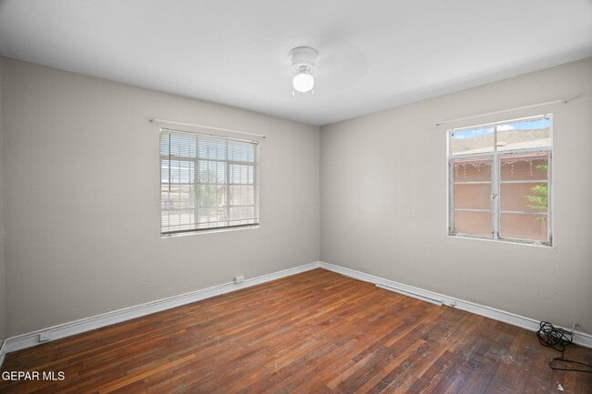 Building Photo - 3125 Van Buren Ave