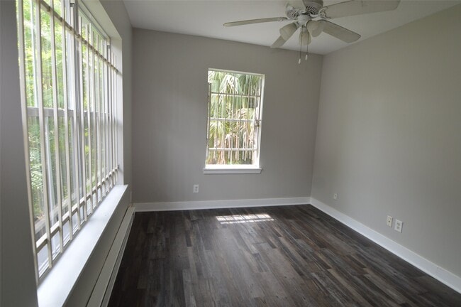 Building Photo - 2712 Holman St