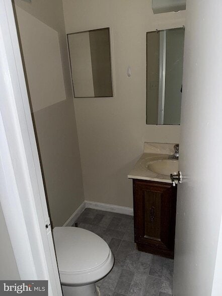 Building Photo - 9 Autumn Hill Way