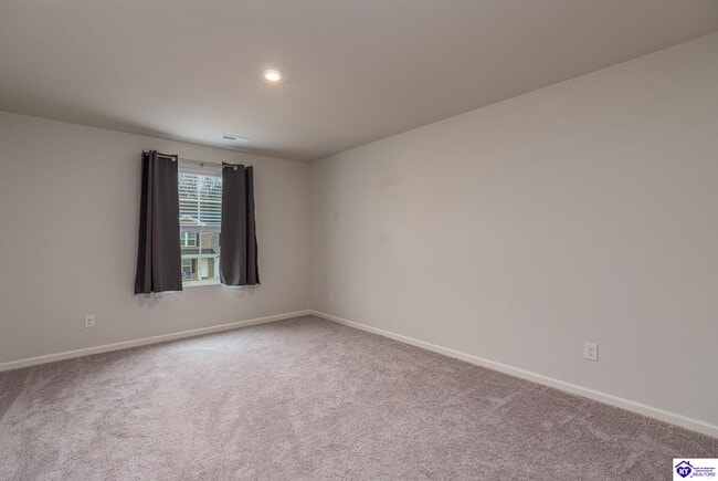 Building Photo - 138 Red Hawk Dr