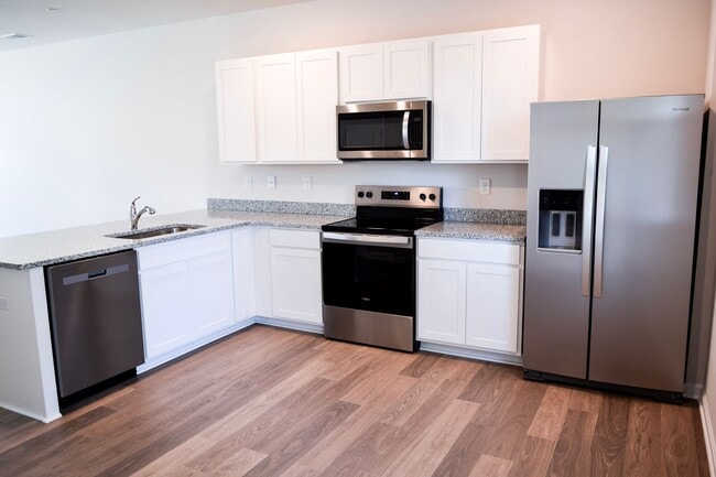 Building Photo - Gorgeous BRAND NEW Townhome Available!