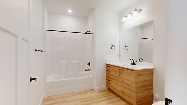 Building Photo - 1107 W State St