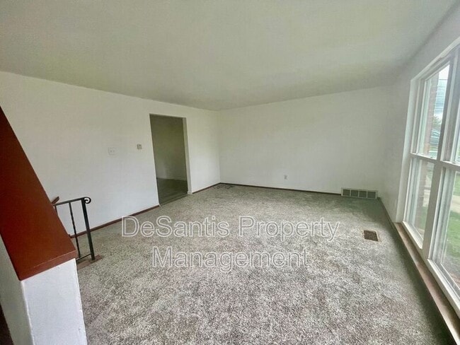 Building Photo - 447 Idlewood Rd