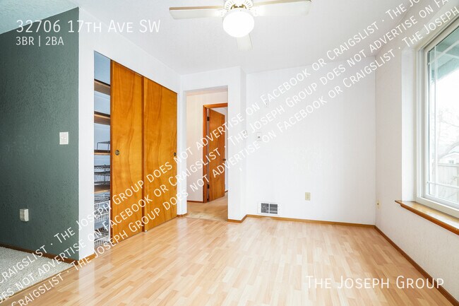 Building Photo - 32706 17th Ave SW