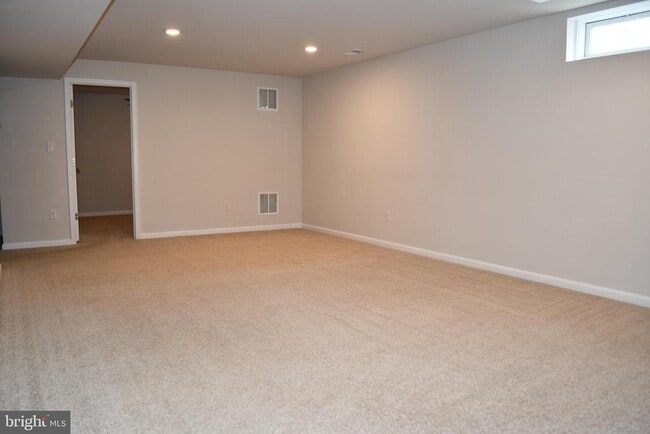 Building Photo - 109 N Marshview Terrace