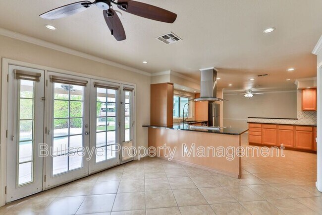 Building Photo - 2334 W Calle Iglesia Ave