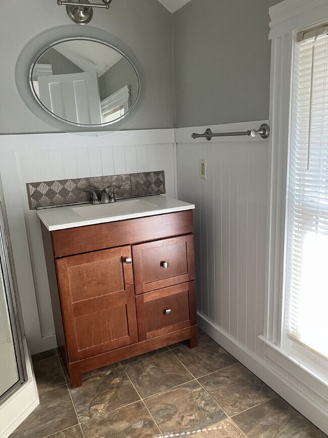 Building Photo - Available October 1 in the Village of Fairport!  2 Bedroom 1 bath upper apartment for $1,515/mo