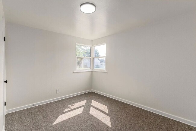 Building Photo - Charming, Updated 3 Bed Spokane Home w/ Fenced Yard and Storage Shed!