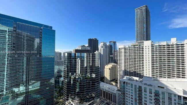 Building Photo - 1300 Brickell Bay Dr