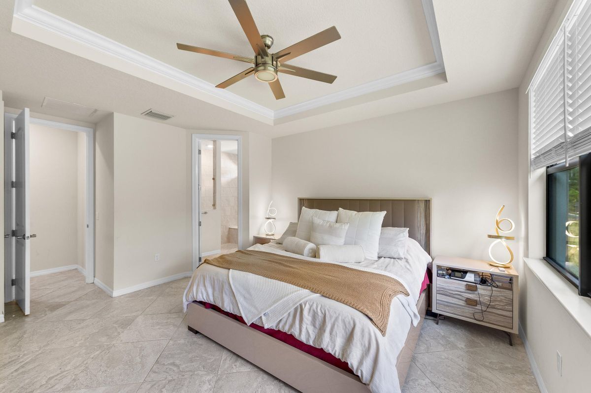 Building Photo - 4762 Roldan Ct