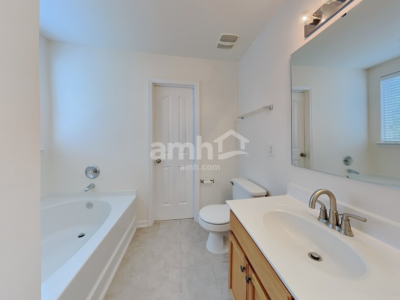 Building Photo - 3457 Lilliefield Ln