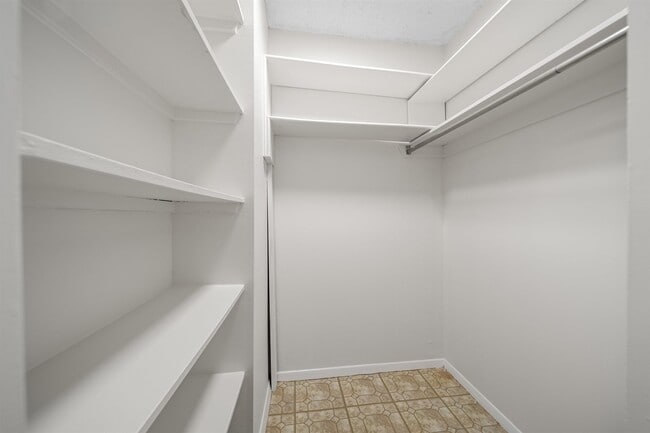 Building Photo - 300 Winston Dr