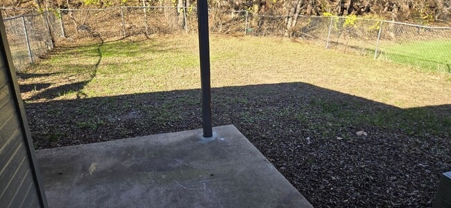 Building Photo - 1401 Janis Dr