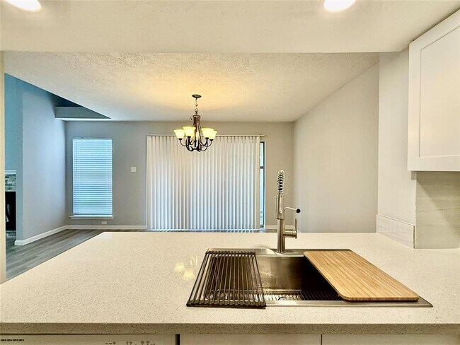 Building Photo - 9418 Westacre Pl