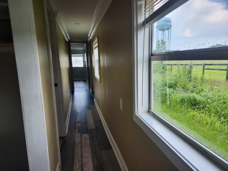 Building Photo - 1579 Duchamp Rd