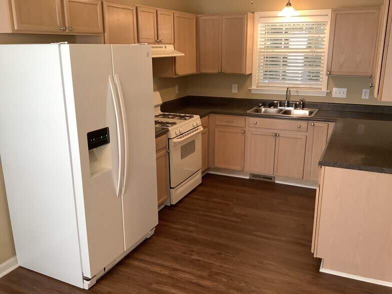 Building Photo - 505 Hidden Cellars Dr