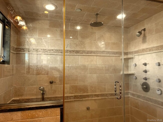 Building Photo - 510 Shore Dr