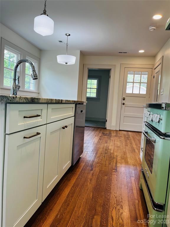 Building Photo - 162 Birtwick Rd