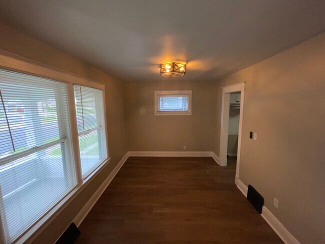 Building Photo - 2322 Upton Ave