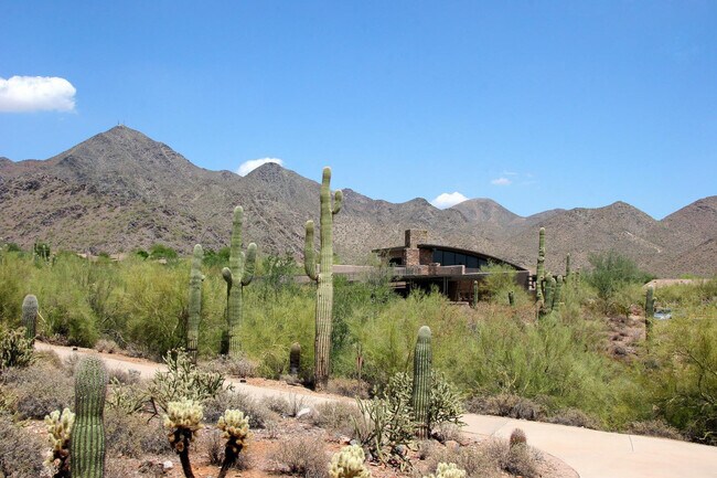 Building Photo - 10354 E Raintree Dr