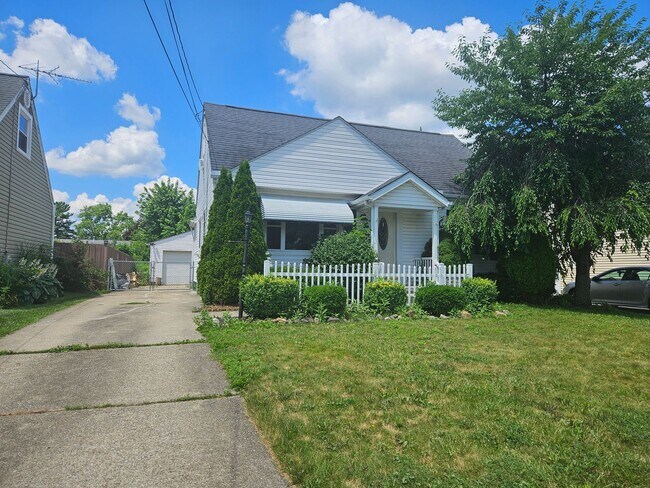 Primary Photo - Charming 3-Bedroom Home with Private Yard ...