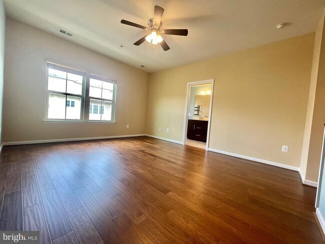 Building Photo - 9162 Landon House Ln