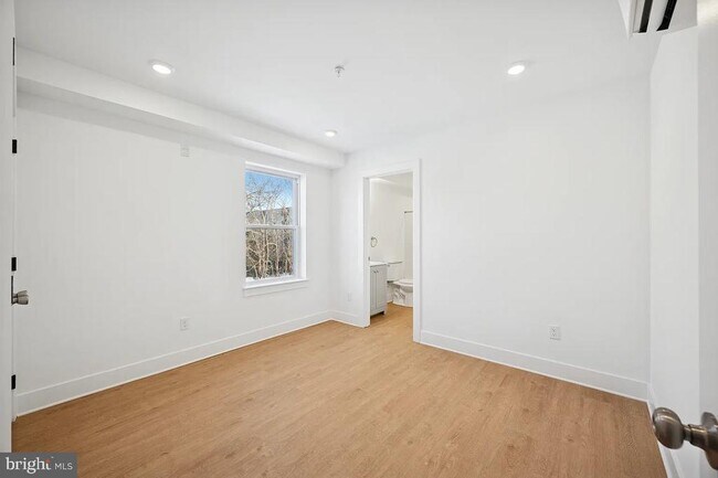 Building Photo - 3413 N 19th St