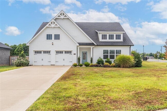 Primary Photo - 8702 Merrill Cir
