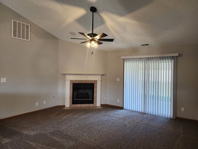 Building Photo - Spacious 2-Bed, 2-Bath Duplex with Attache...