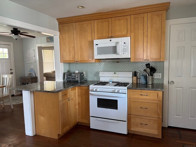 Building Photo - 799 Rowland Rd