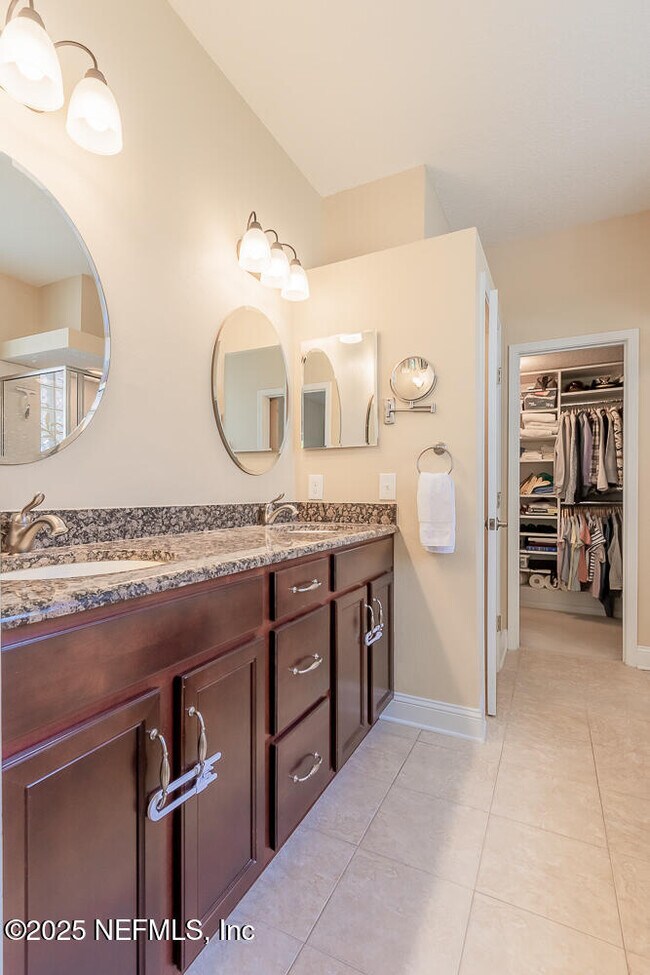 Building Photo - 8543 Glenbury Ct N