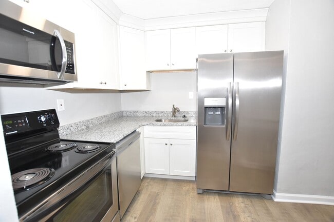 Building Photo - 1324 W 38th St