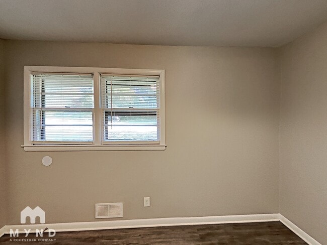 Building Photo - 3945 Camellia Trail