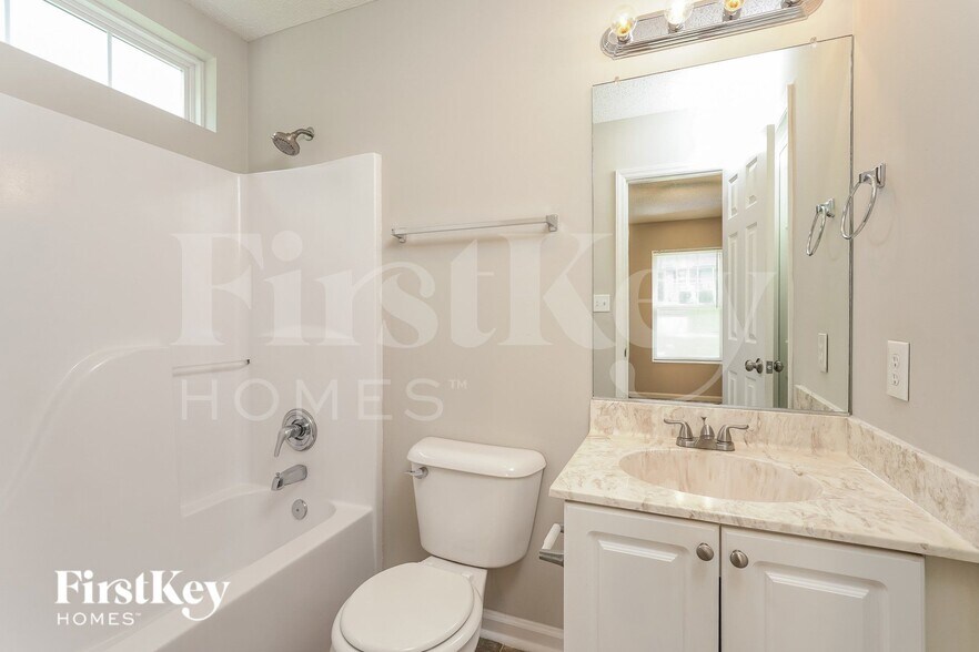 Building Photo - 514 3 Oaks Dr