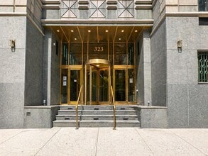 Building Photo - 323 W 96th St