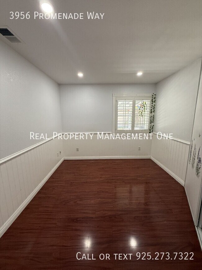 Building Photo - 3956 Promenade Way