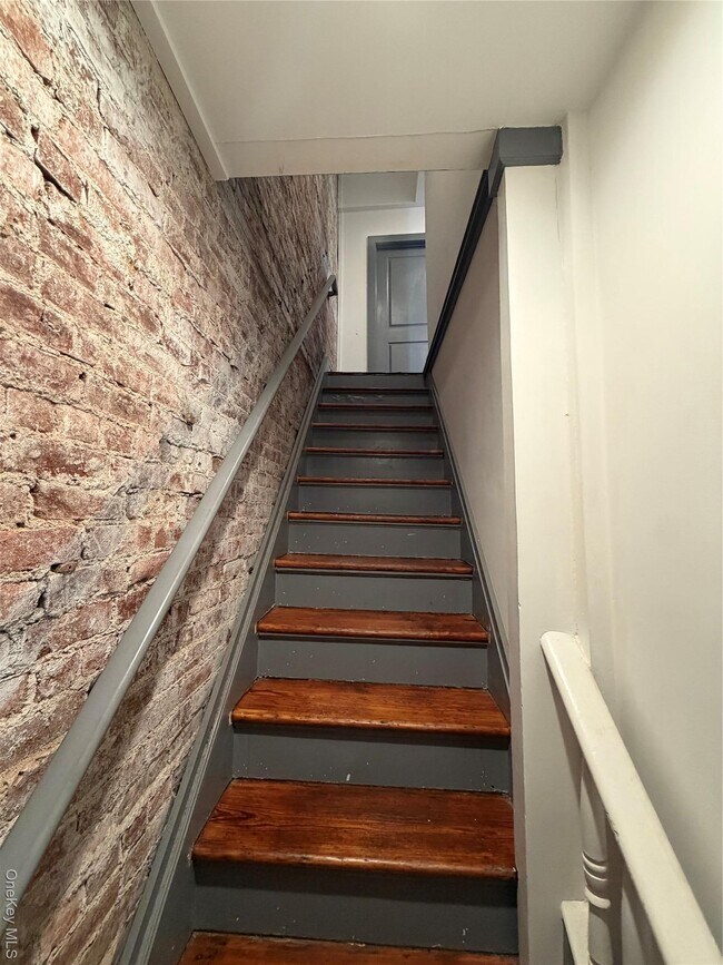 Building Photo - 2651 E Main St