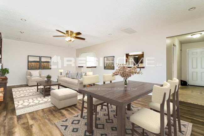 Building Photo - 5005 Oak Manor Dr