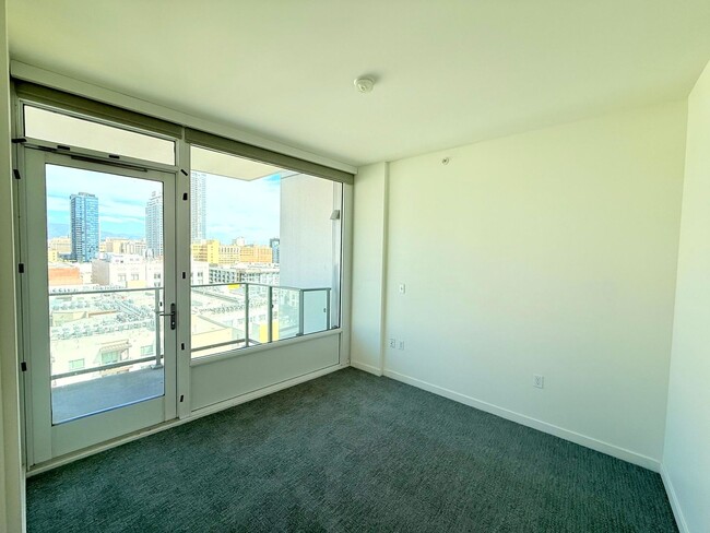 Building Photo - Very Unique Spacious Two Bedroom - Two bath luxury Condo with Views and Pool