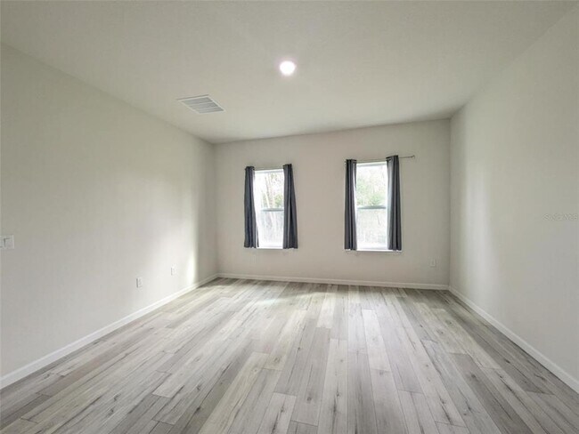 Building Photo - 16415 SW 27th Ave
