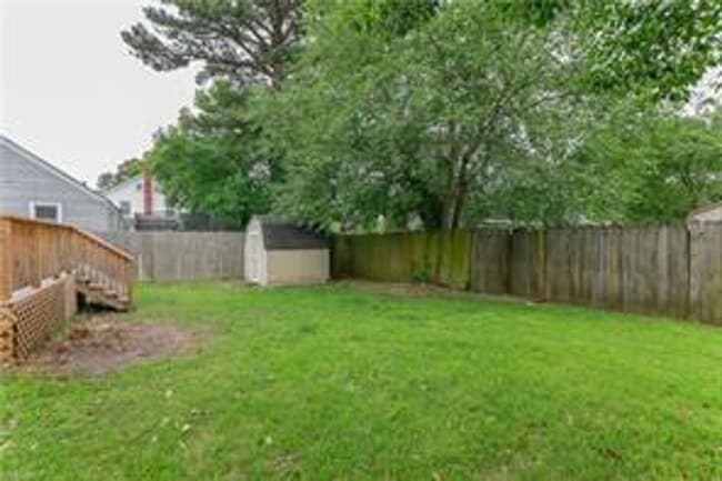 Building Photo - Renovated 3 bed, 1.5 bath Single-Family