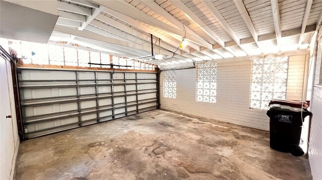 Building Photo - 1516 Dove Dr