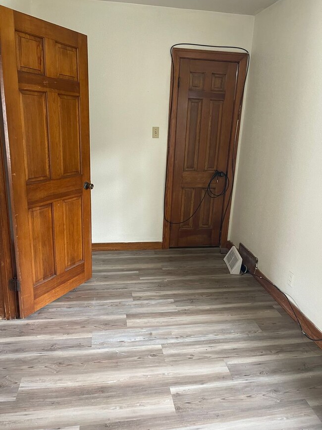 Building Photo - Cute 1 bedroom house! Located near Ta Ha Zouka Park!  Bonita casa de 1 dormitorio. ¡Ubicada cerca...