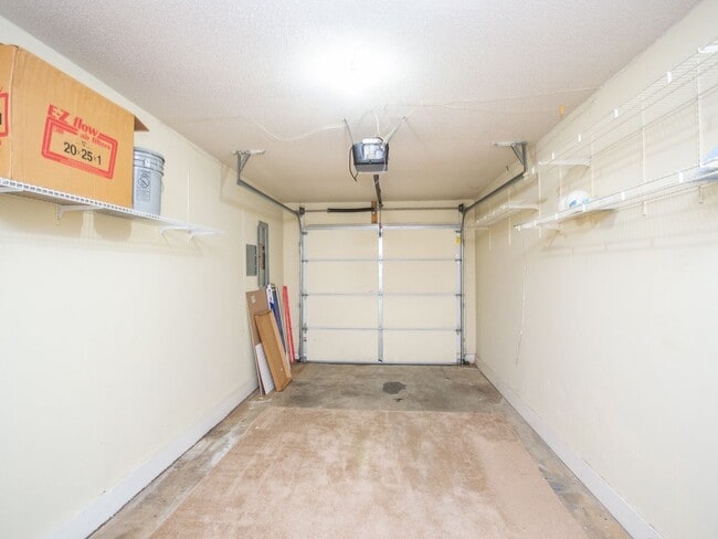 Building Photo - Location...Location....Location in Madison!