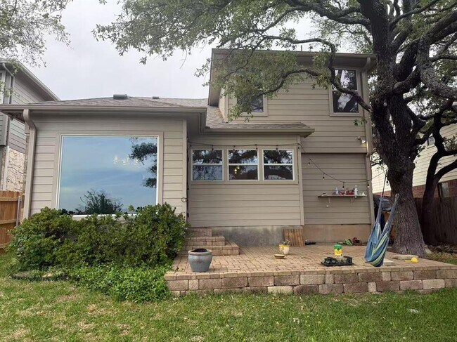 Building Photo - 10905 Dodge Cattle Dr
