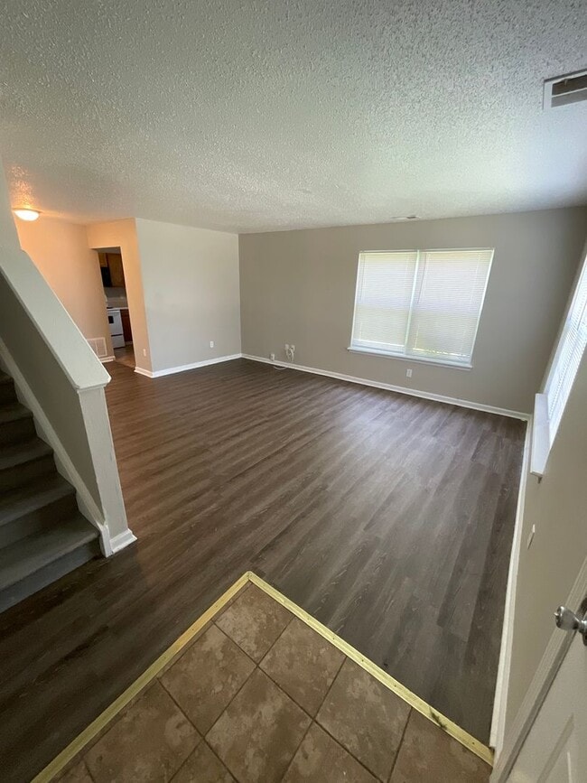 Building Photo - 4 Bed 2 Bath Home for Rent